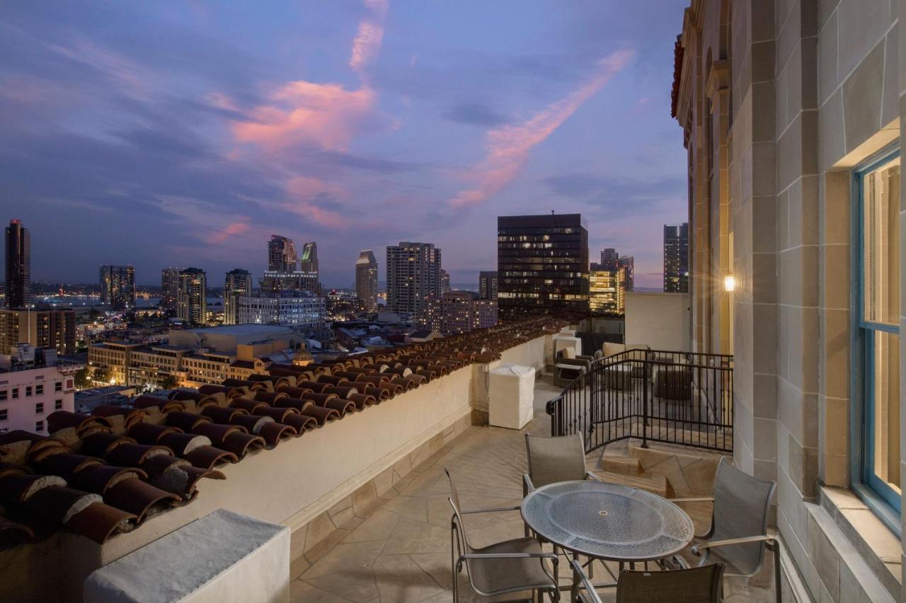 Courtyard By Marriott San Diego Downtown Hotel Exterior photo