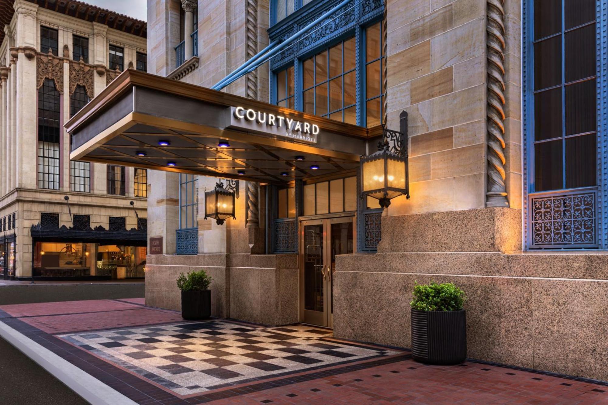 Courtyard By Marriott San Diego Downtown Hotel Exterior photo