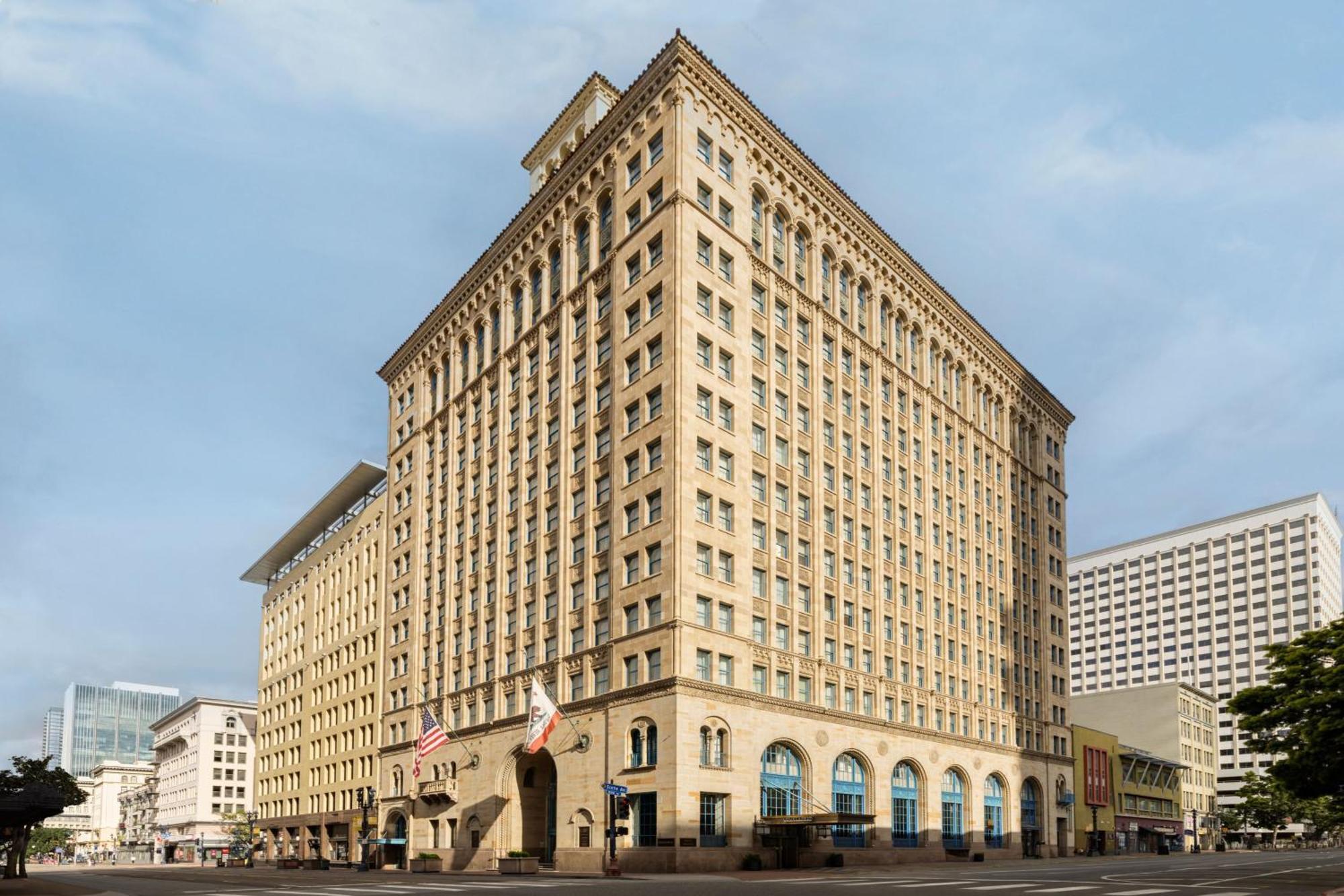 Courtyard By Marriott San Diego Downtown Hotel Exterior photo